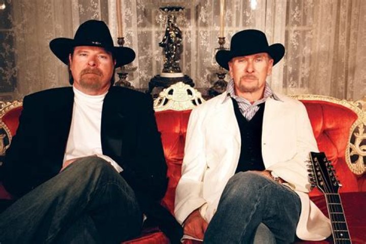 Are Dan Seals and Jim Seals brothers?