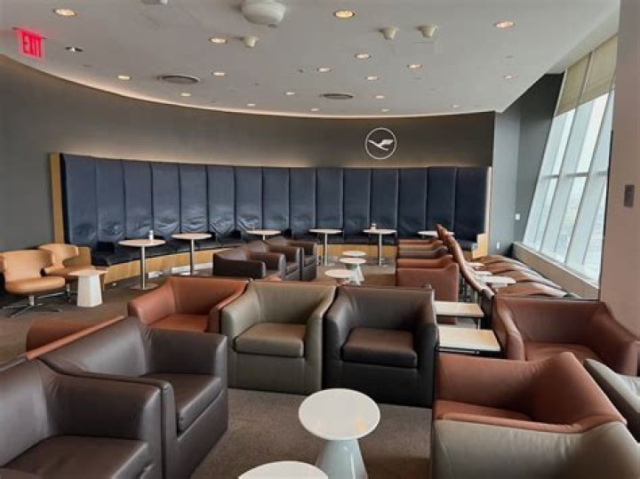 Are Lufthansa lounges open again?