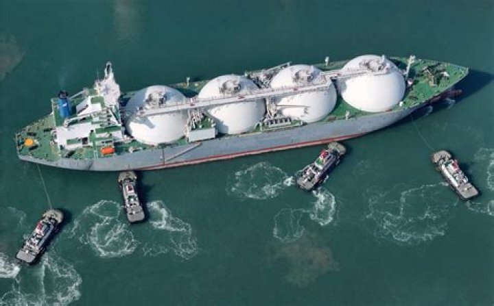 Are pipelines better than tankers?