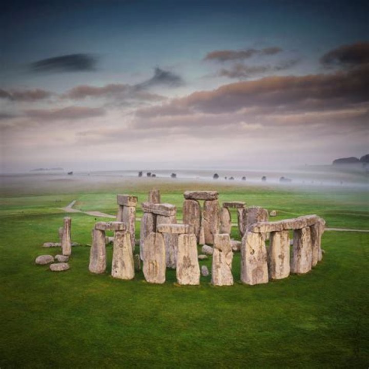 Are the stones at Stonehenge original?