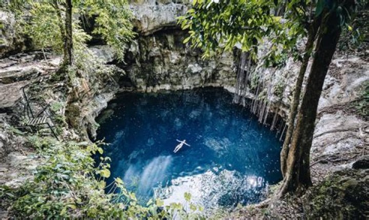 Are there cenotes in Cozumel?