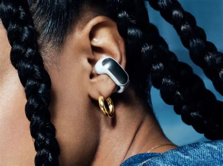 Are there mono earbuds?