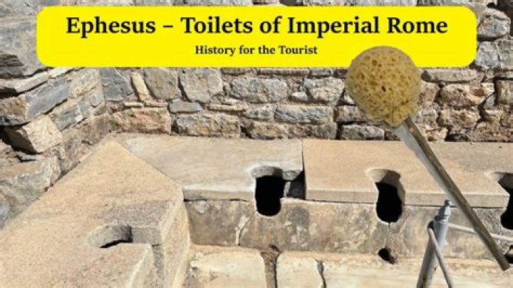 Are there public toilets in Tynemouth?