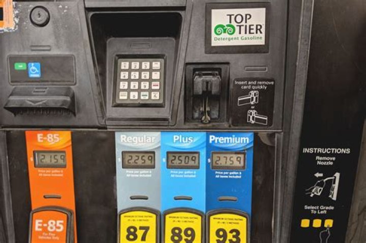 Are Valero gas stations franchised?
