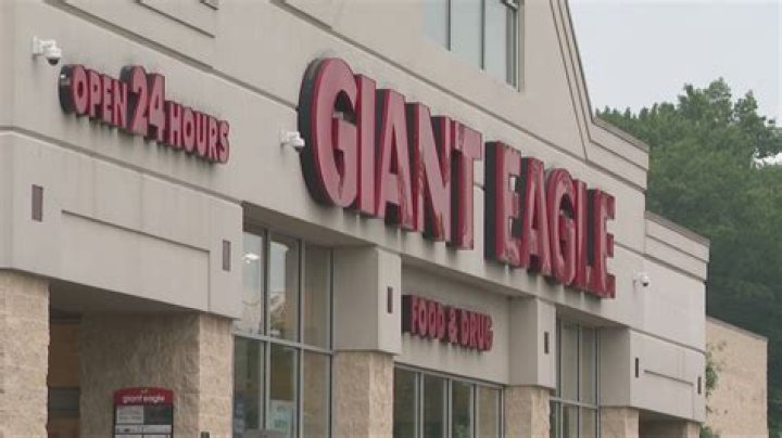 Can 14 year olds work at Giant Eagle?