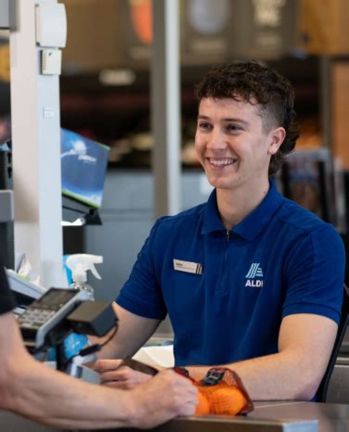 Can a 16 year old work as a retail assistant?