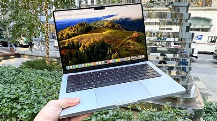 Can a 2006 MacBook be updated?