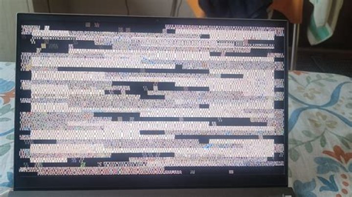 Can a laptop screen crack on the inside?