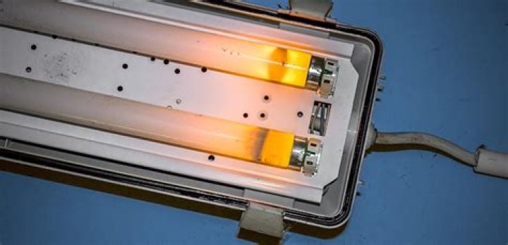 Can a light ballast cause a fire?