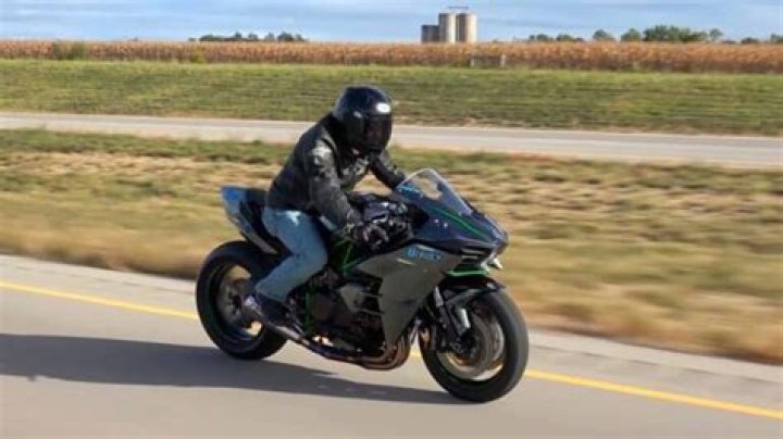 Can a motorcycle go 300 mph?