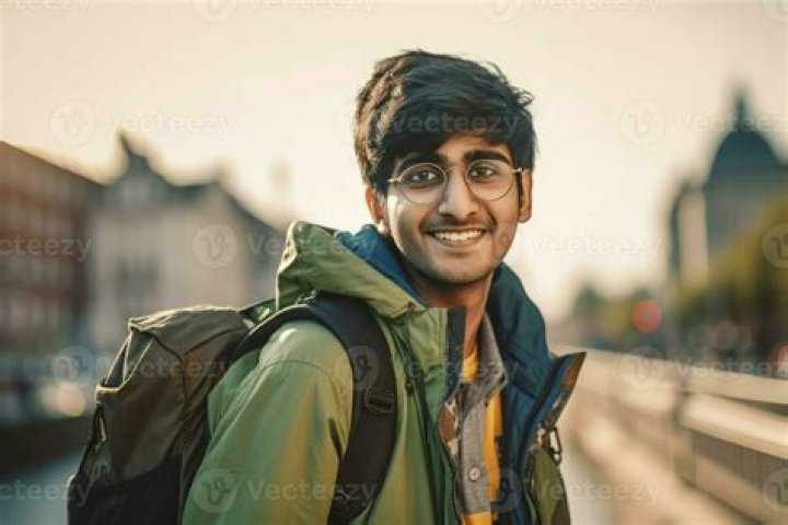 Can an Indian student get a job in UK?