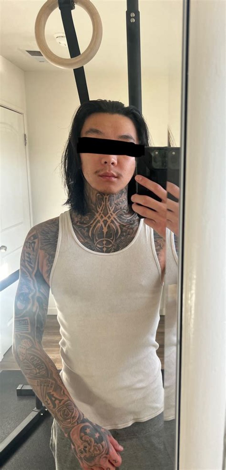 Can cops have visible tattoos?