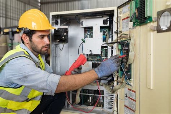 Can I be an electrician apprentice at 16?