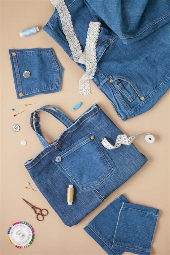 Can I recycle clothes for money?
