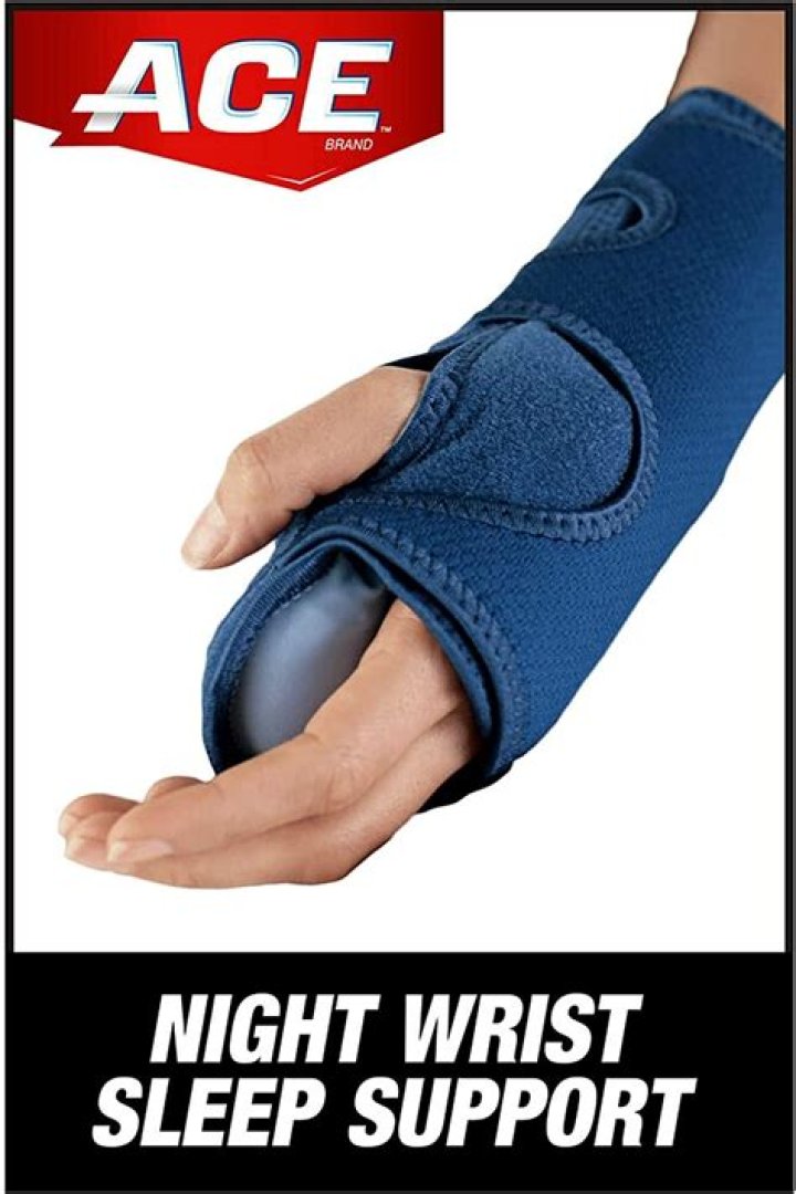 Can I sleep with a carpal tunnel brace?