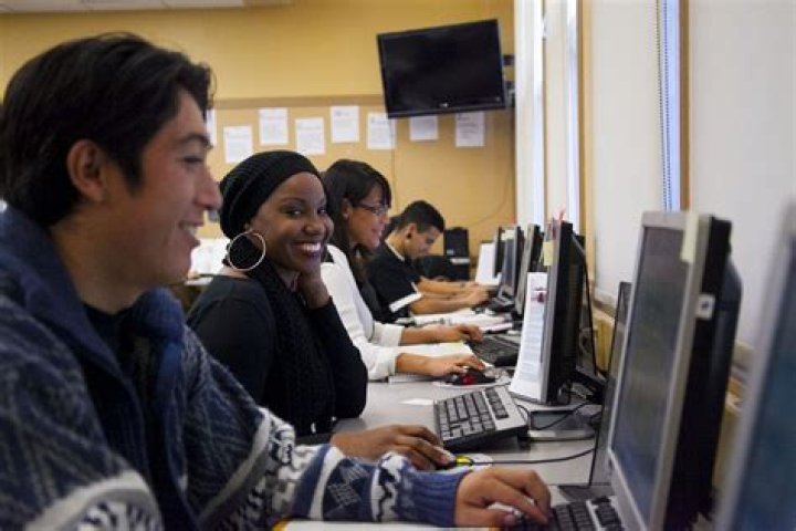 Can I take college classes while on unemployment?