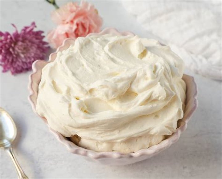 Can jam be used for cake filling?