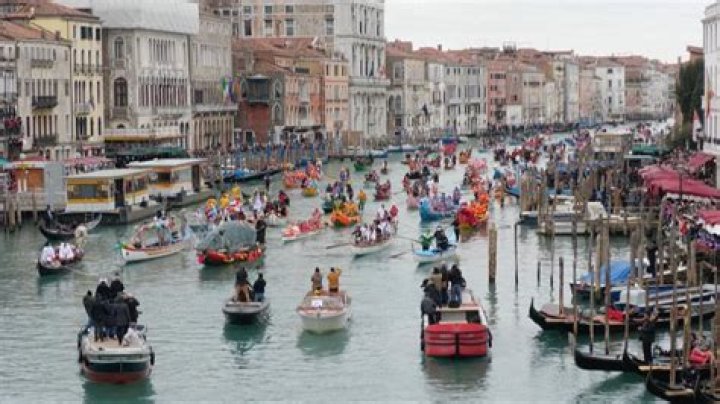 Can Venice buy cities?