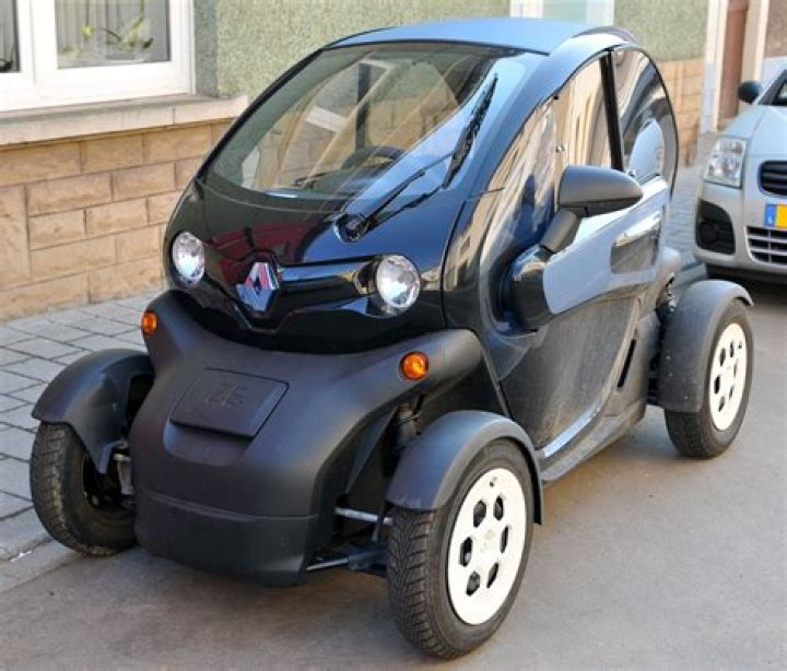 Can you drive a Twizy on the motorway?