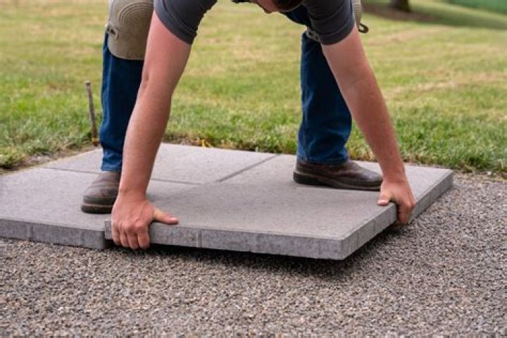 Can you lay slate tiles with cement?