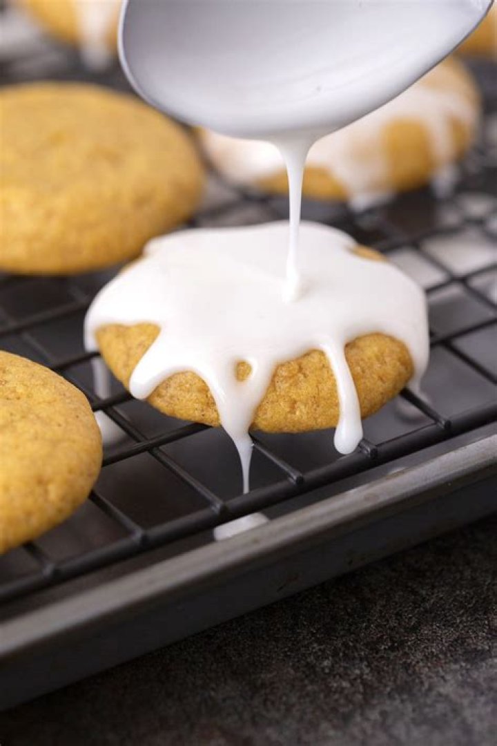 Can you melt icing for cookies?