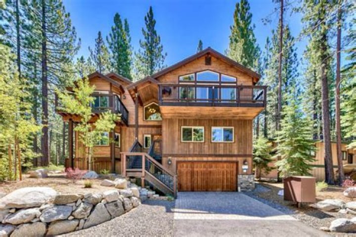 Can you rent houses in Lake Tahoe?