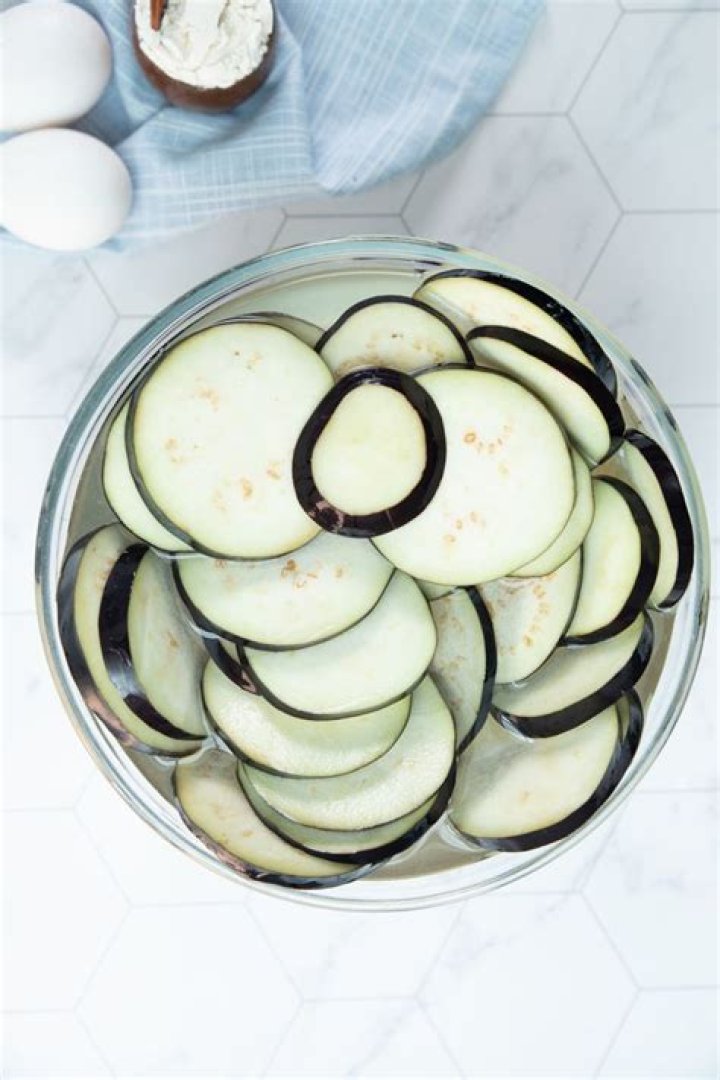 Can you soak eggplant in milk before frying?
