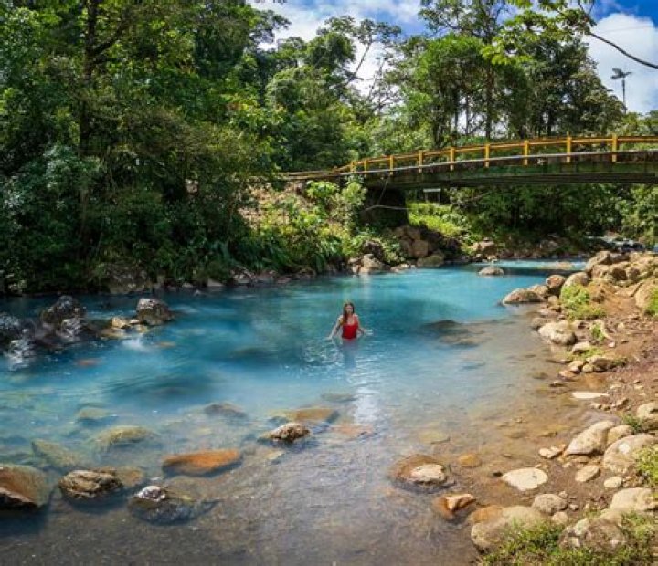 Can you swim in ohanapecosh Hot Springs?