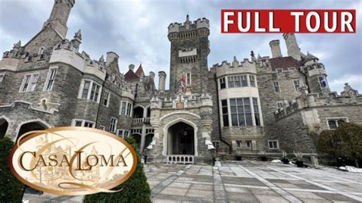 Can you take pictures in Casa Loma?