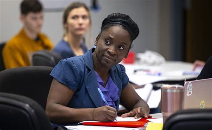 Can you train to be a teacher while working?