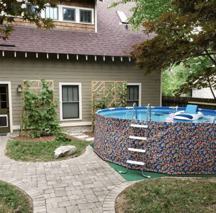 Can you use a creepy crawly in an above ground pool?