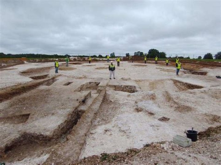Can you volunteer on archeological digs?
