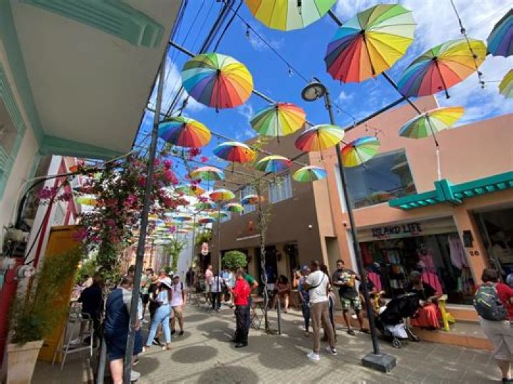 Can you walk around downtown Austin?
