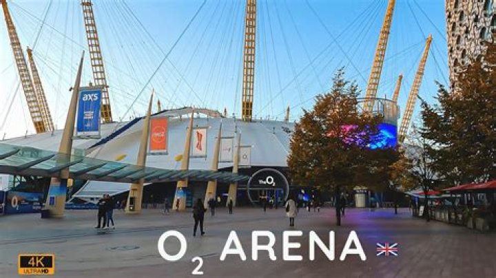 Can you walk over the O2 arena?