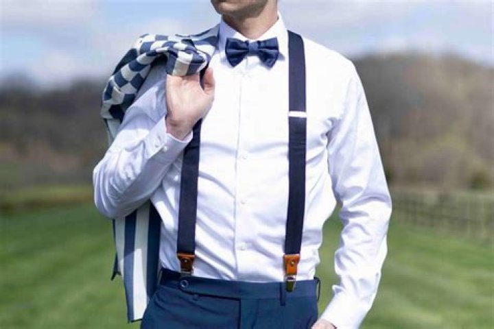Can you wear a bow tie with suspenders?