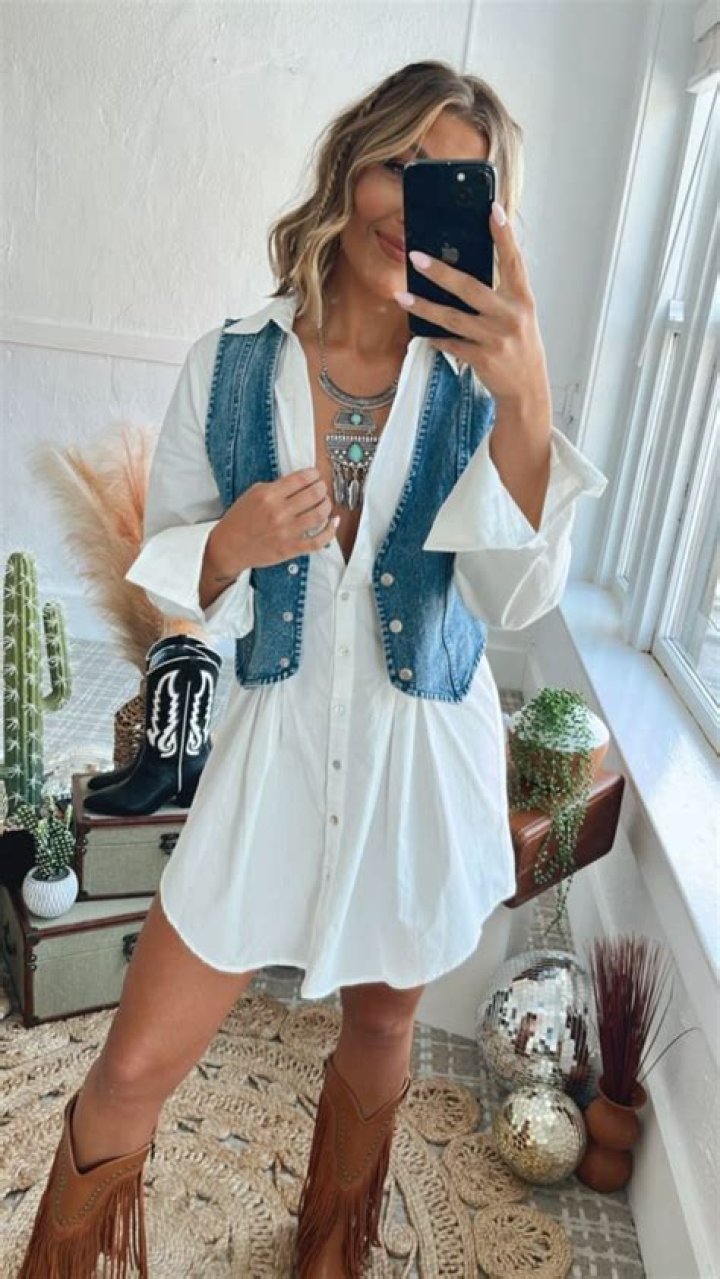 Can you wear a denim vest with jeans?