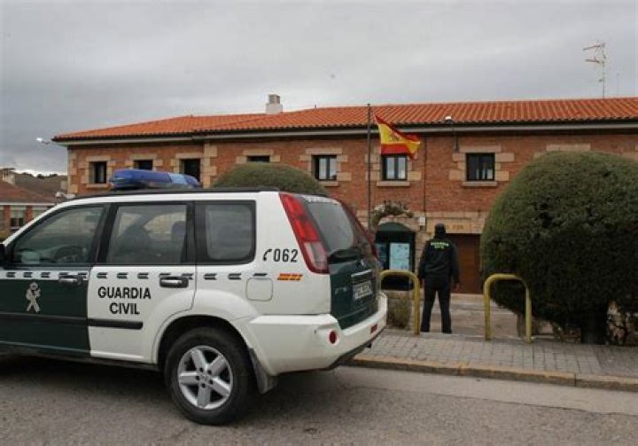 Como ocurrio el atentado contra la casa cuartel de la Guardia Civil de Barcelona?
