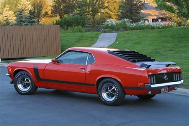 Did Ford make a 302 Windsor?