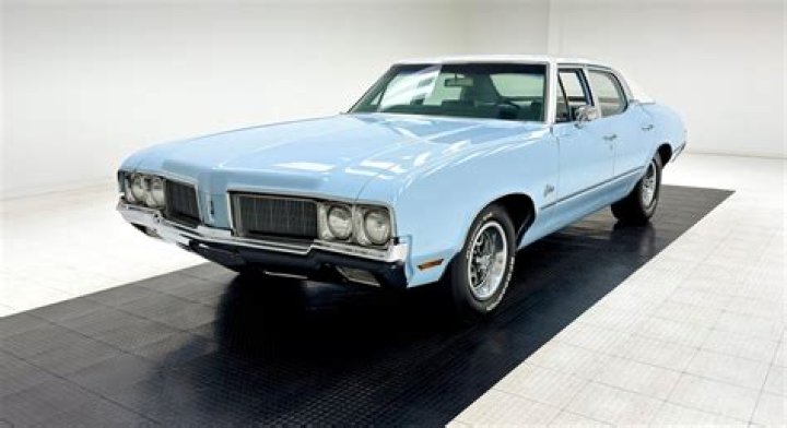 Did Oldsmobile make a 4 door Cutlass?