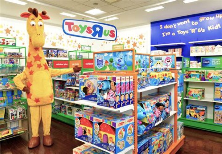 Did the Toys R Us in NYC close?