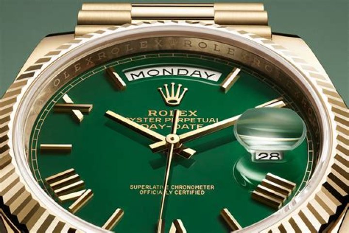 Do all Rolex dials glow in the dark?