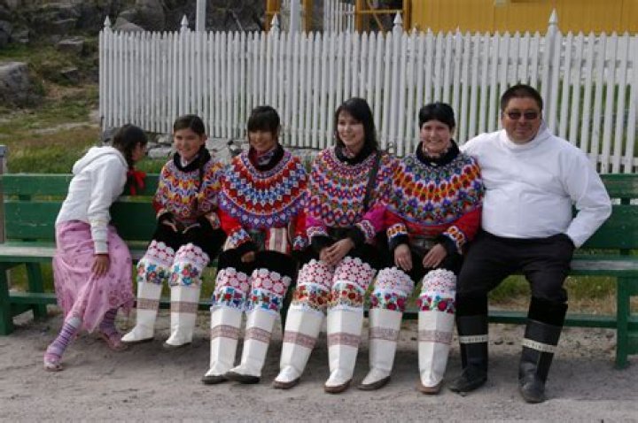 Do Eskimos have jobs?