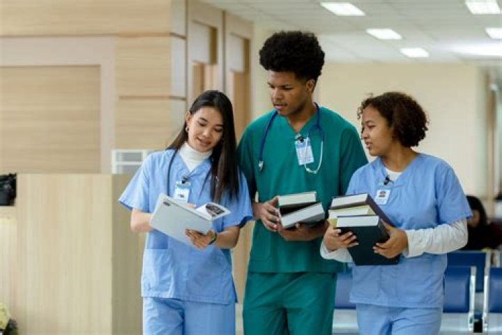 Do nurse practitioners need a supervising physician in Virginia?