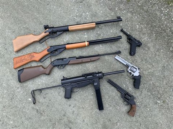 Do pellet guns have magazines?