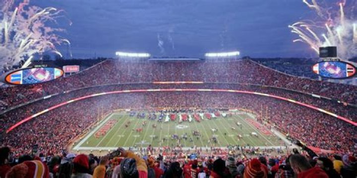 Do the Bengals and Reds use the same stadium?