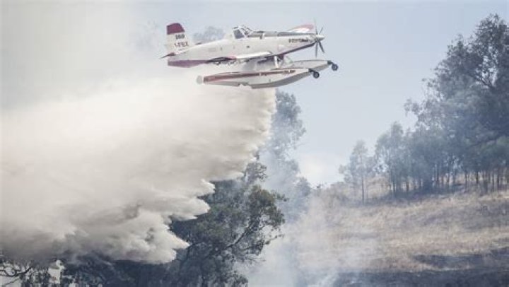Does Australia have water bombers?