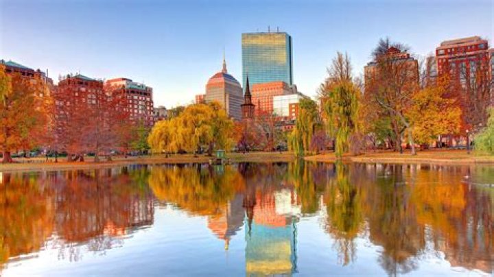 Does Boston have fall foliage?