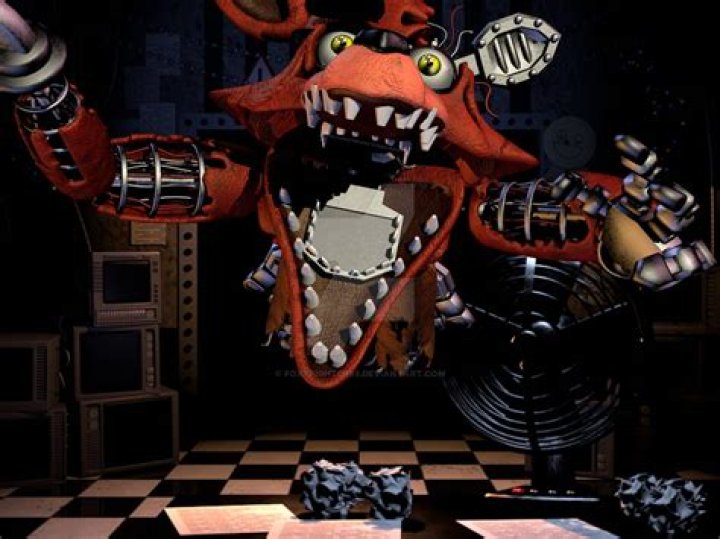 Does Chica jumpscare you in FNaF 1?