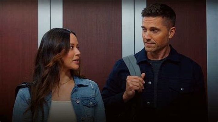 Does Cody and Bailey get back together in season 3?