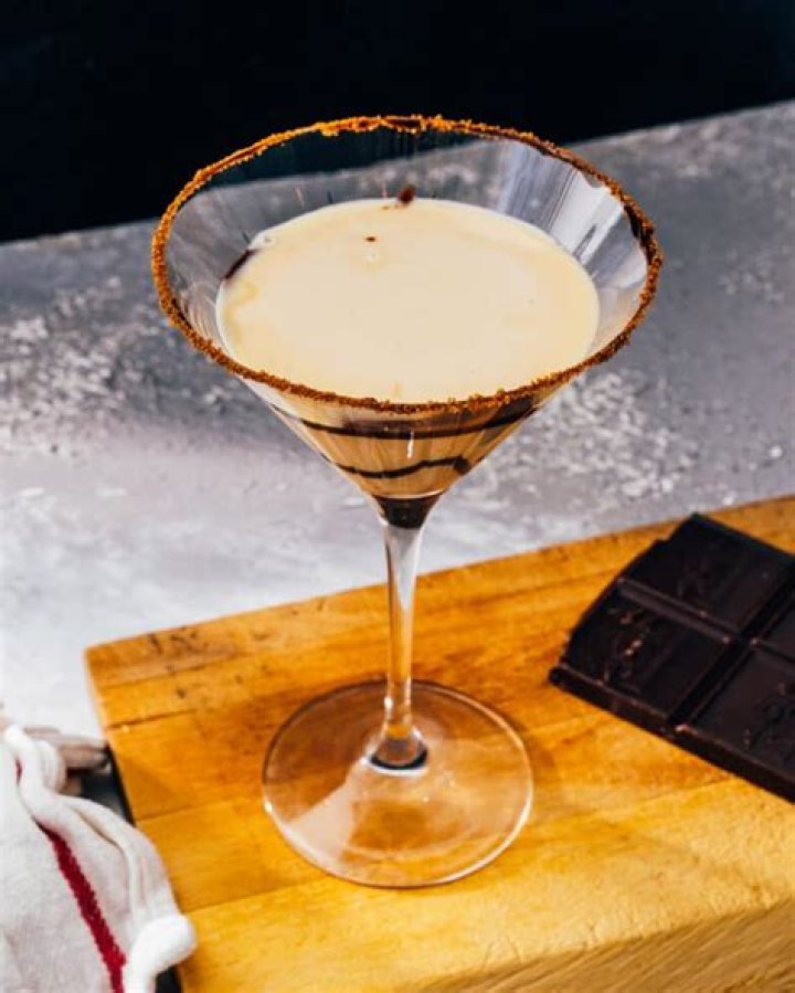 Does creme de cacao taste like chocolate?